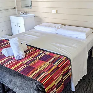 ** Hotel Grand Australia